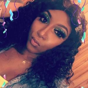 Meet your Posher, Kayla